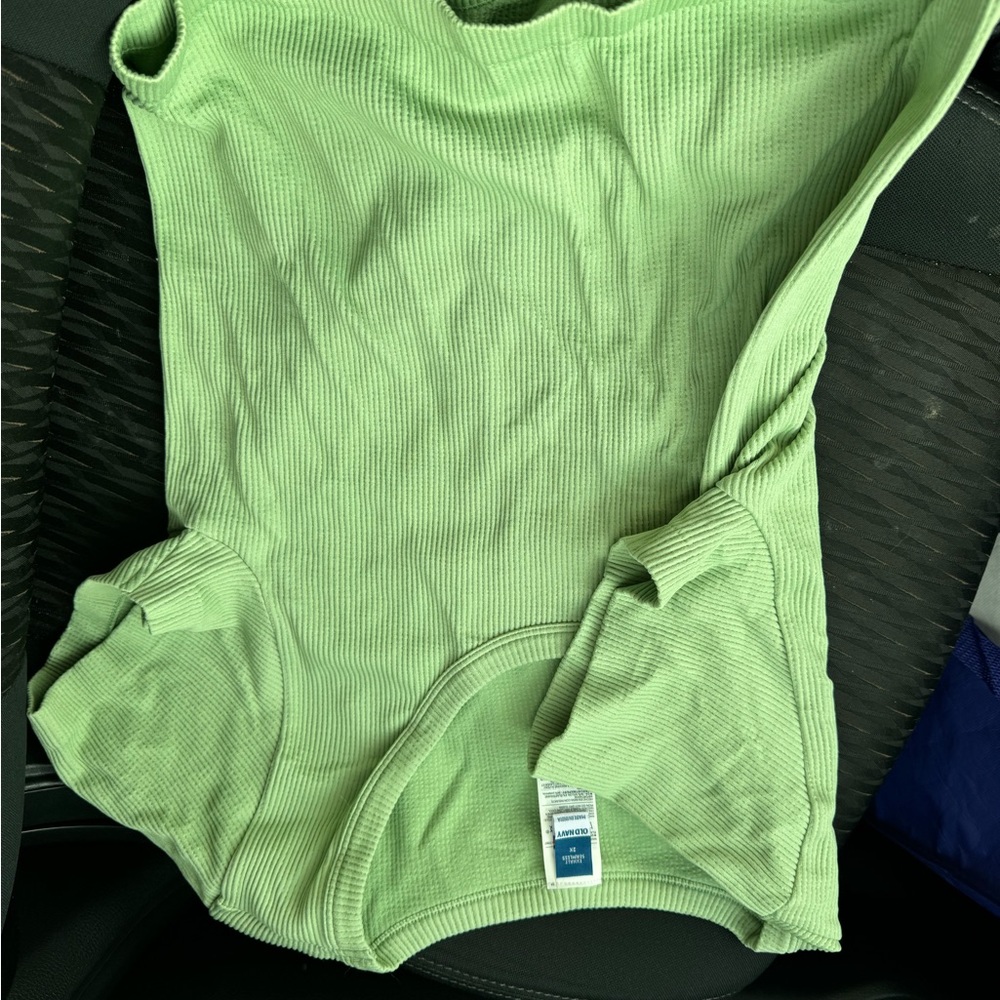 Old Navy Green Ribbed Tank Top - Picture 2 of 3